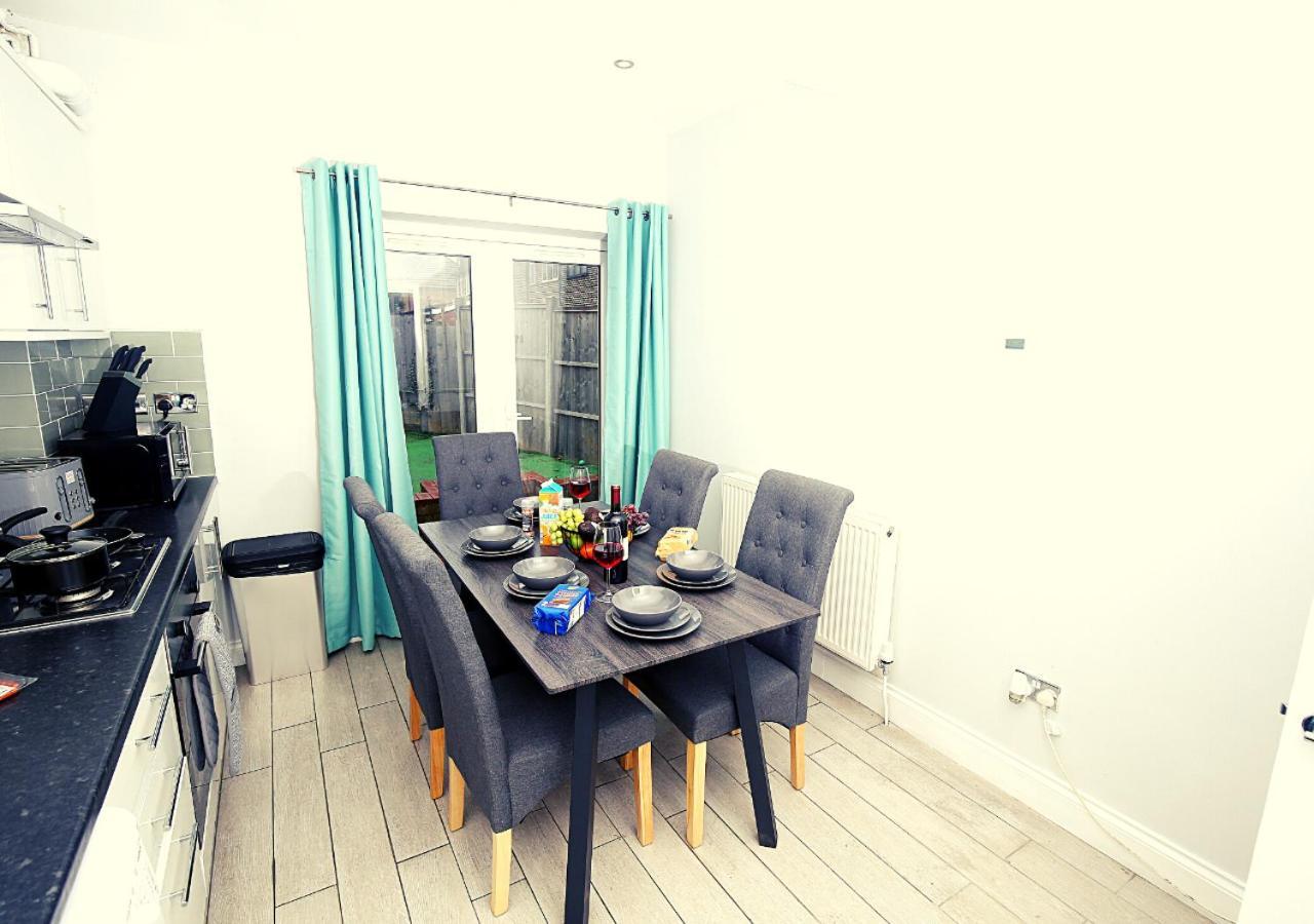 3-Bed House With Parking Near London O2 Leilighet Eksteriør bilde